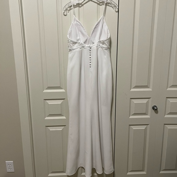 Trinity Bridal Dress - fitted skirt - Picture 4 of 5